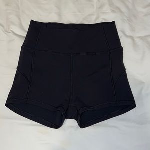 NWOT Lululemon 2” Align Shorts Size 4